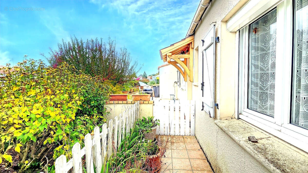 Maison à SAINT-JULIEN-DES-LANDES