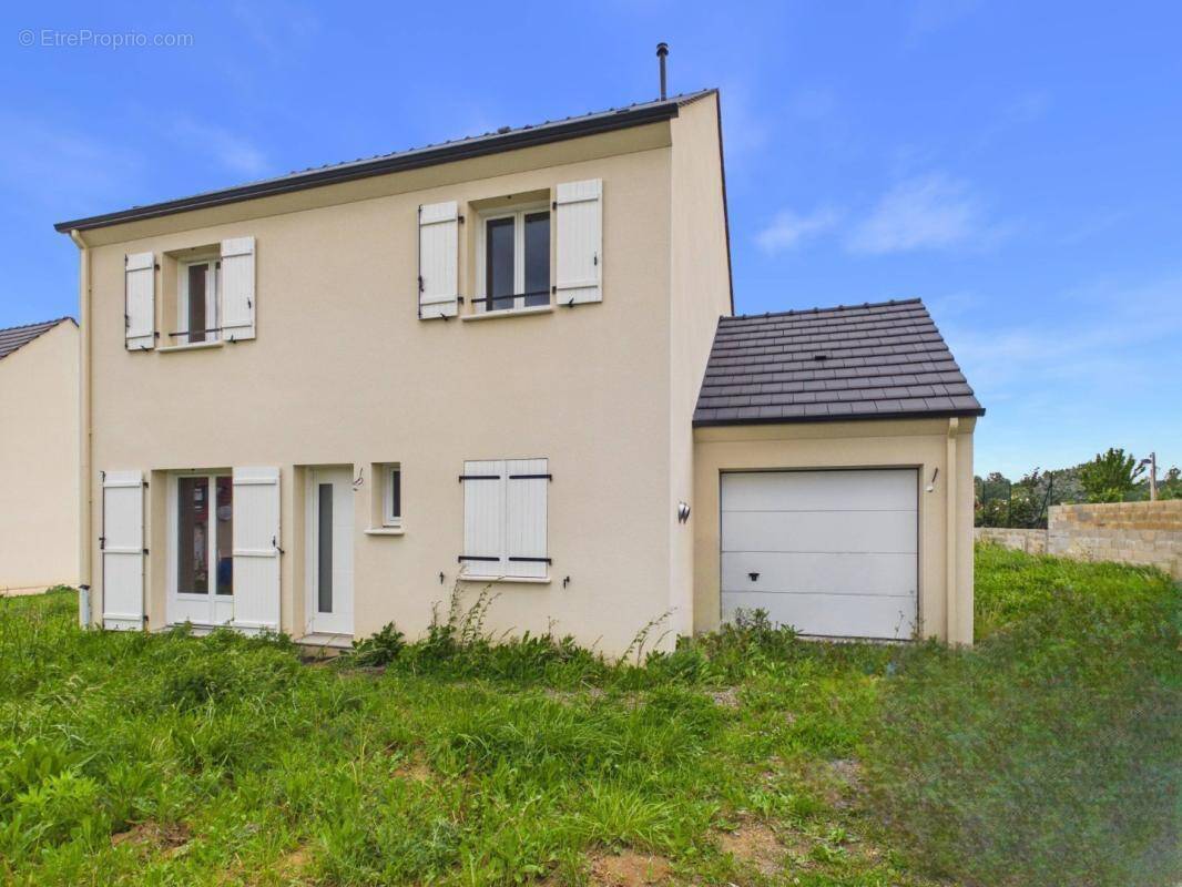 Maison à CANNECTANCOURT