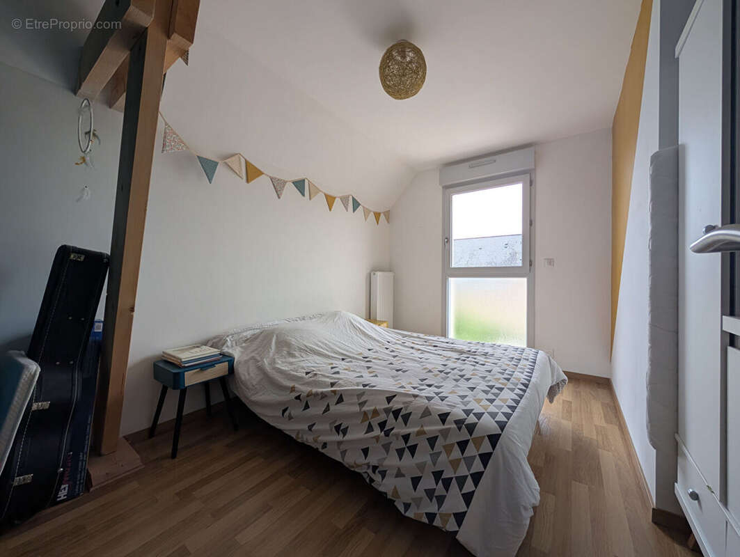 Maison à PELLOUAILLES-LES-VIGNES