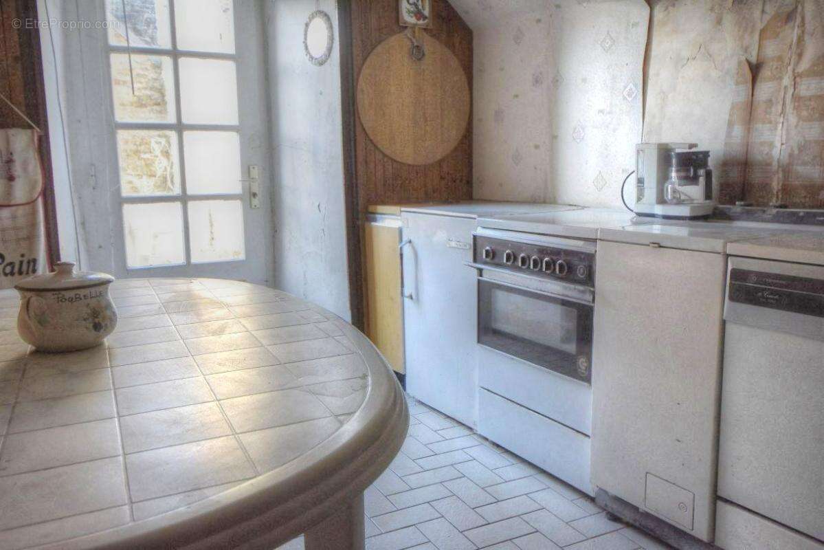 Immeuble d'habitation  et commerce de 177 m2 en centre ville - photo 18