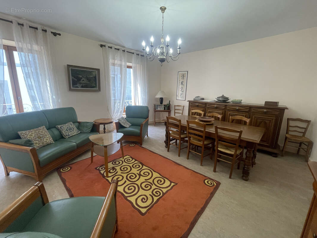 Appartement à ROCHEFORT-MONTAGNE