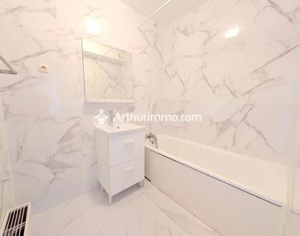 Appartement à SAVIGNY-LE-TEMPLE