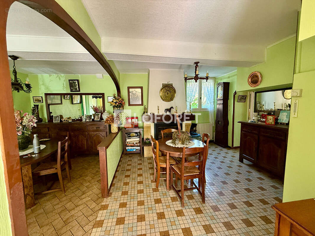 Maison à SAINTE-CROIX-DU-MONT