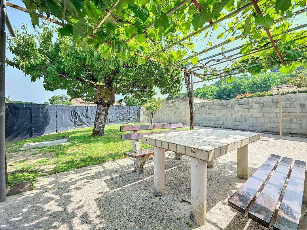 Maison à SAINT-PIERRE-DE-CHANDIEU