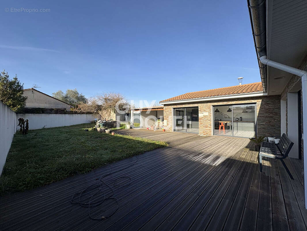 Maison à VILLENAVE-D&#039;ORNON