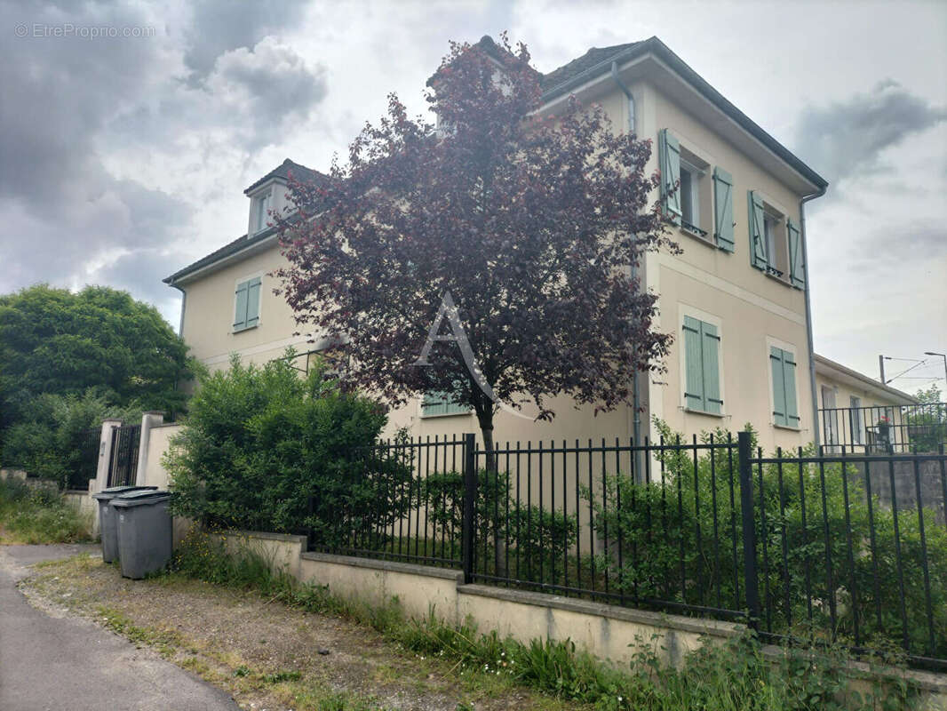 Appartement à SAINT-OUEN-L&#039;AUMONE