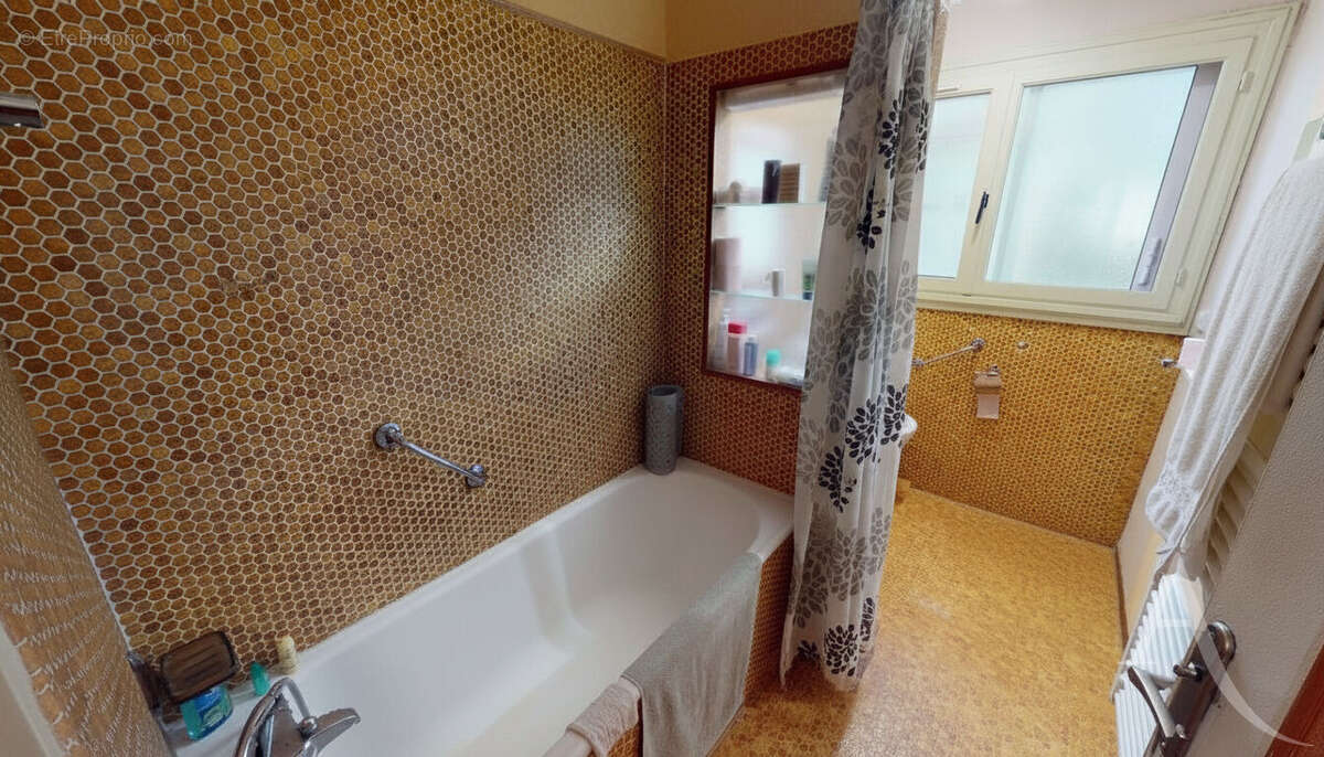 Maison de 122 m2 à BRASSIOUX commune de Deols  5 pièce(s) - photo 9