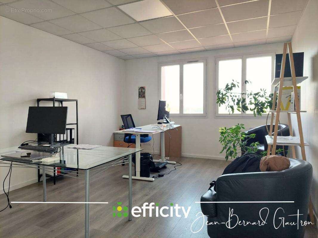 Commerce à PLOUMAGOAR