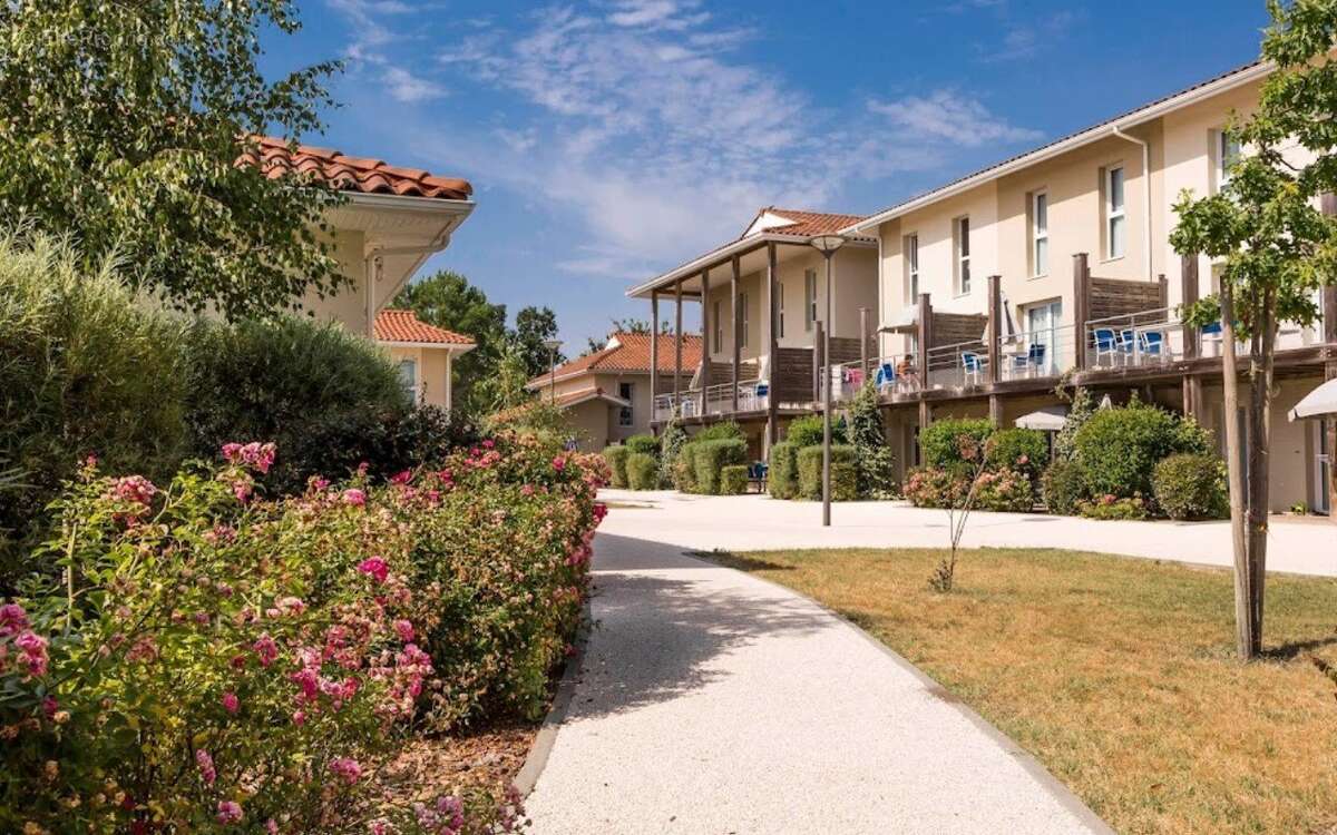 INVESTISSEMENT LOCATIF  HOURTIN  Résidence Tourisme Odalys Le Petit Pont - 6,87 % de rentabilité - photo 12