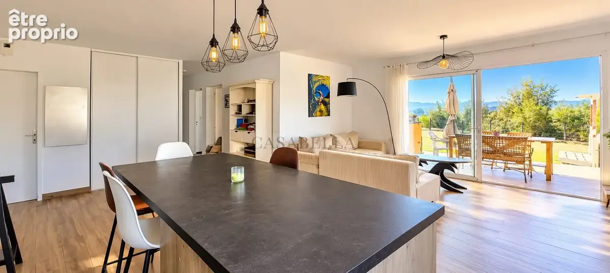 Photo Appartement à Alata au prix de 395 000€