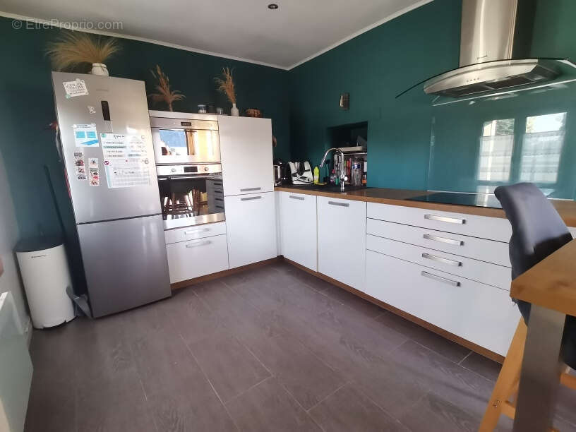 Maison à SAVIGNY-EN-VERON