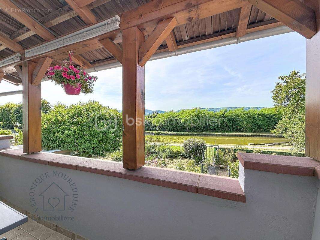 Maison 4 chambres, 3 garages, jardin, proche des commodités - photo 11