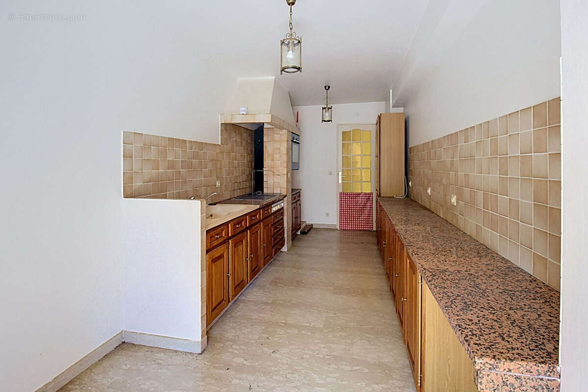 A VENDRE DRAGUIGNAN Appartement 2 chambres 127 m² avec garage et ascenseur - photo 4