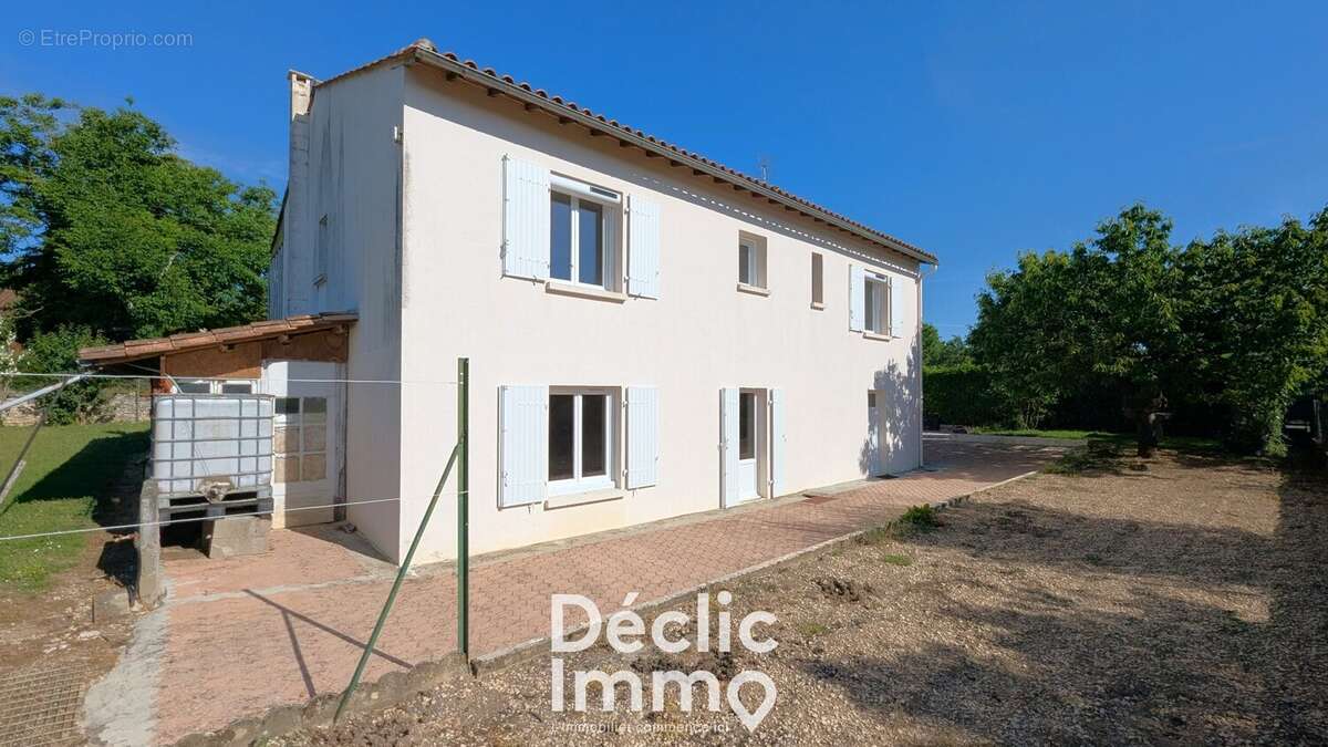 Maison à VILLEFAGNAN