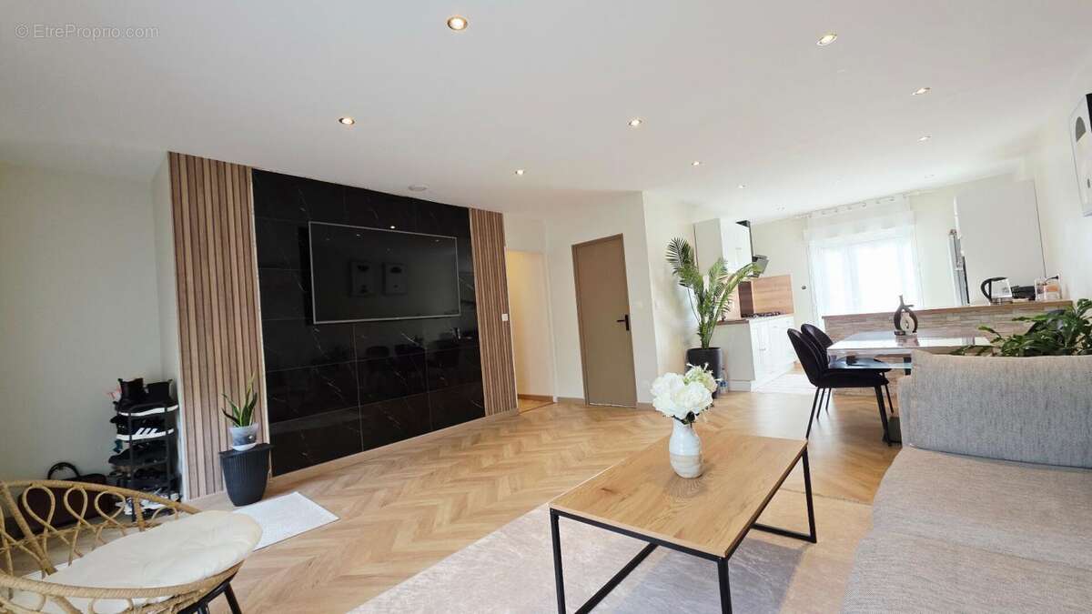 Maison à SAINT-DOULCHARD