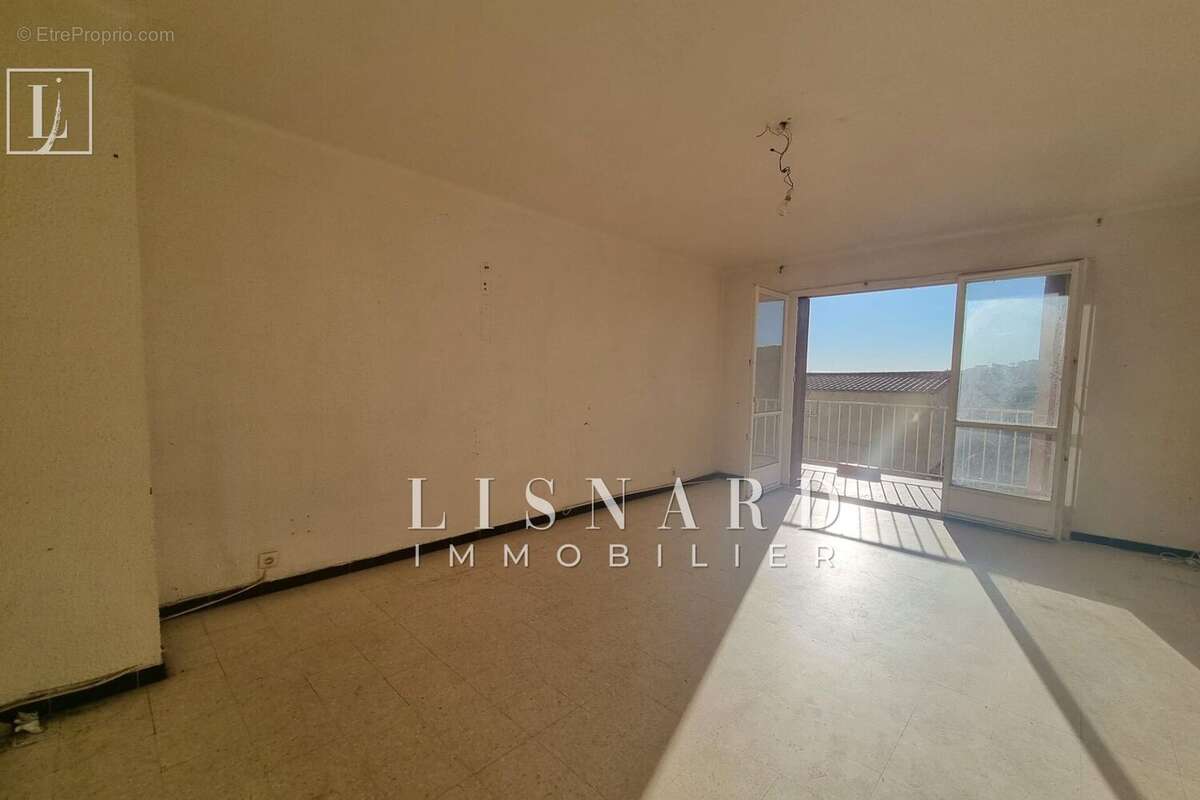 Appartement à VALLAURIS