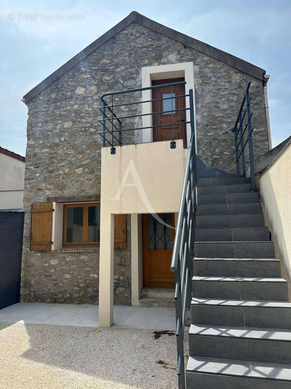 Appartement à CHEVRY-COSSIGNY