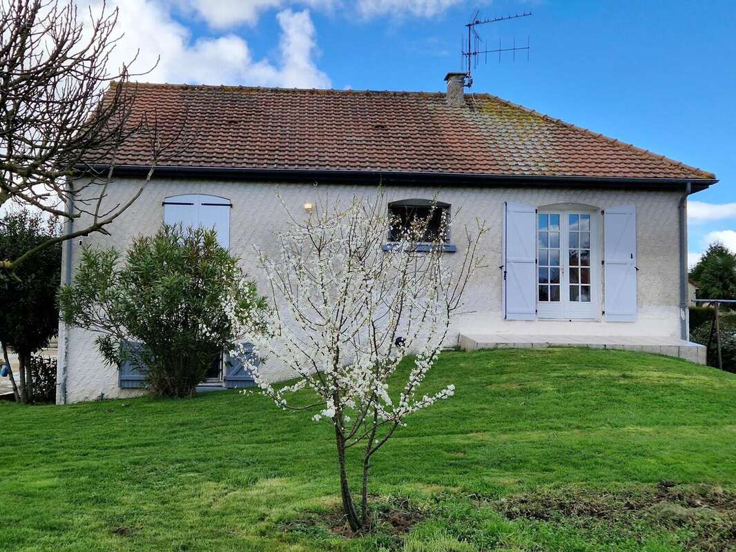 Photo 2 - Maison à NAINTRE