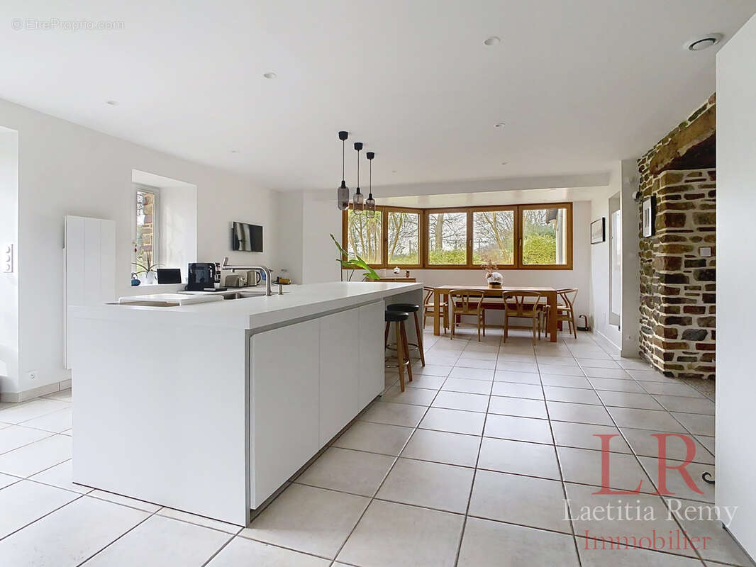 Maison à VERN-SUR-SEICHE