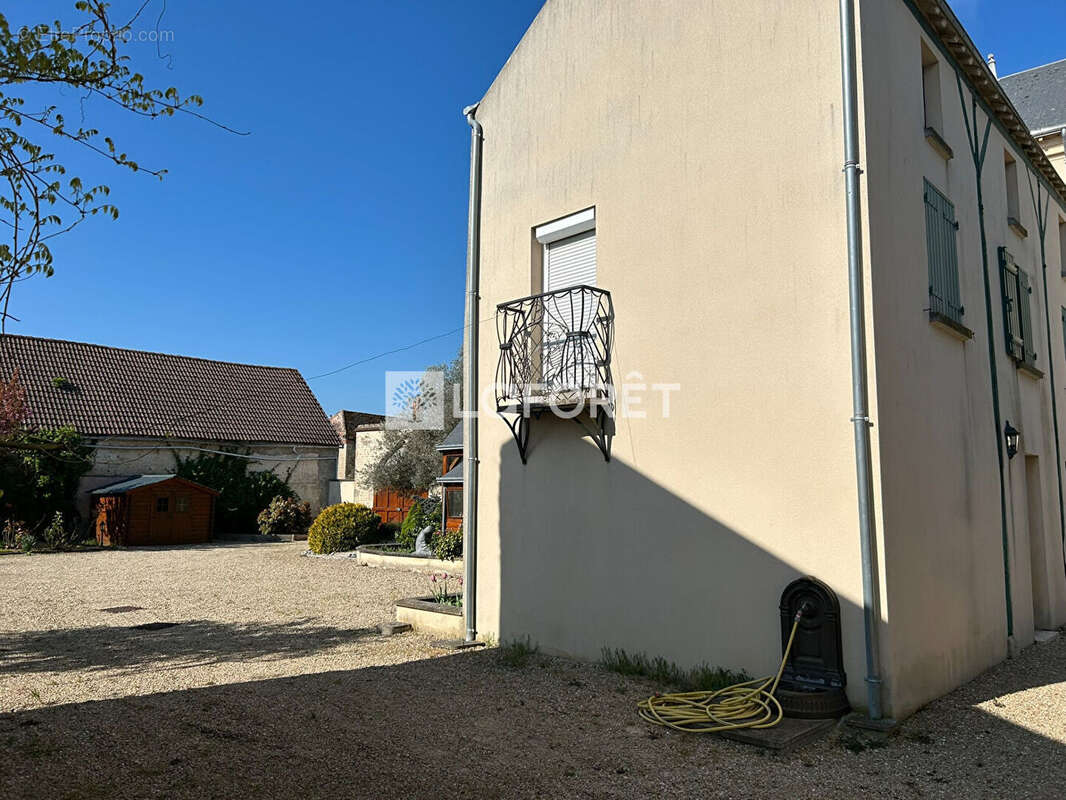 Maison à YEVRE-LA-VILLE