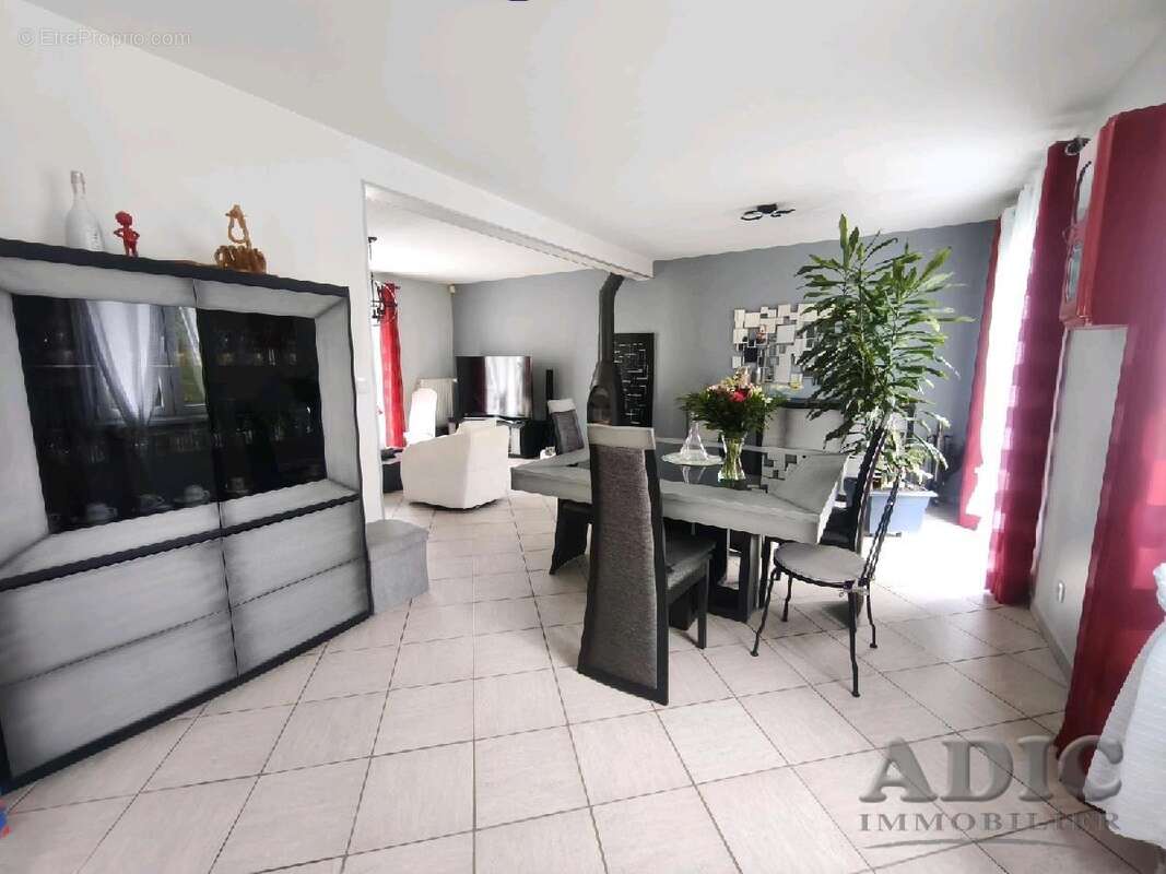 Maison à MOUSSY-LE-NEUF