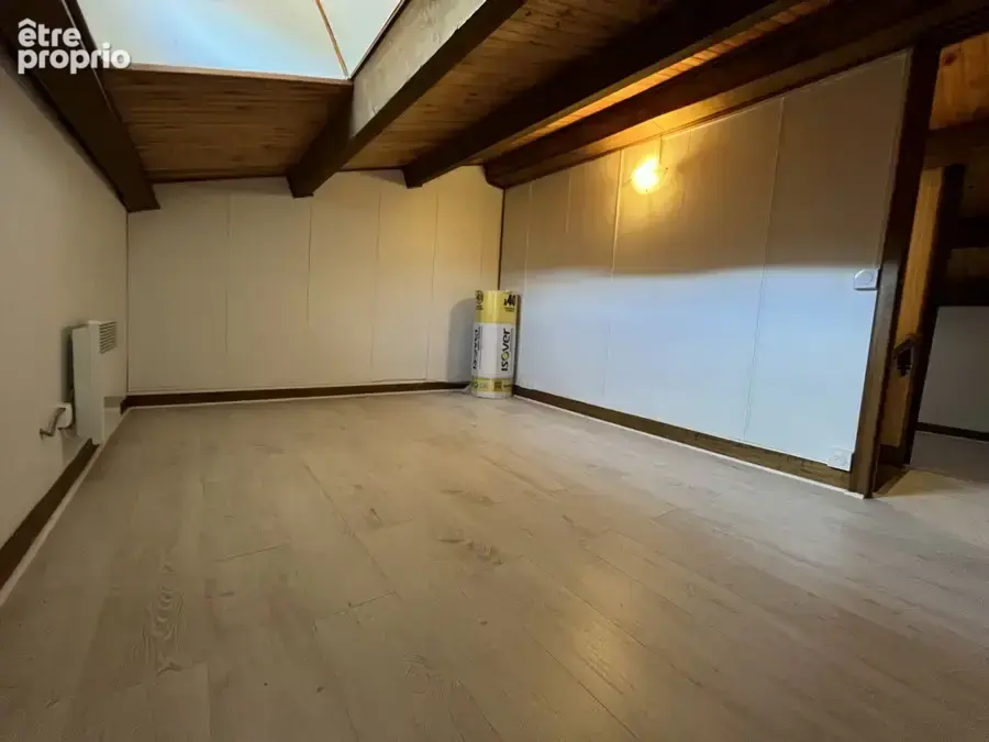 Maison en pierres dans quartier calme - photo 11