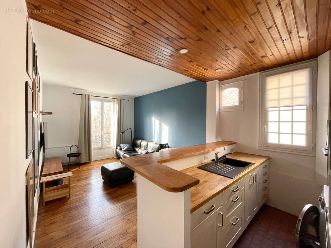 Appartement à NEUILLY-SUR-SEINE