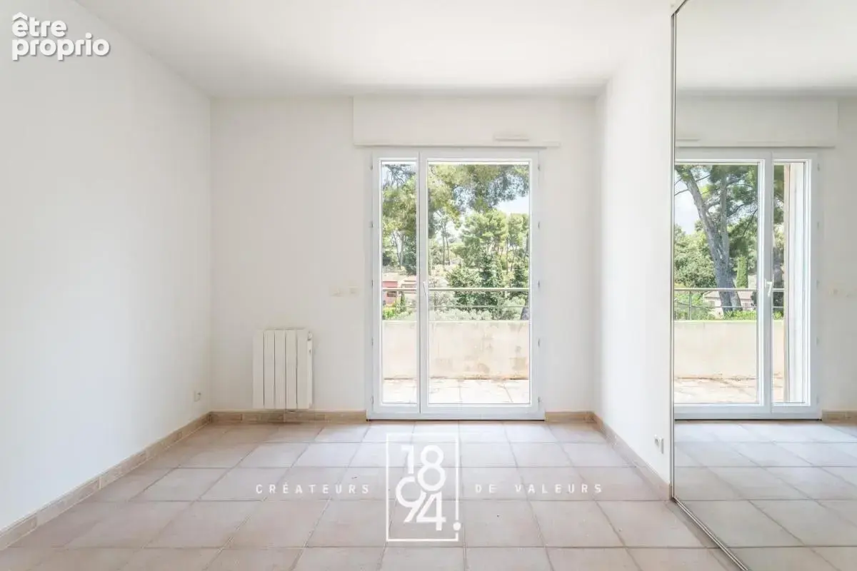 Appartement  Cassis  128 m2  Garage  stationnement - photo 11