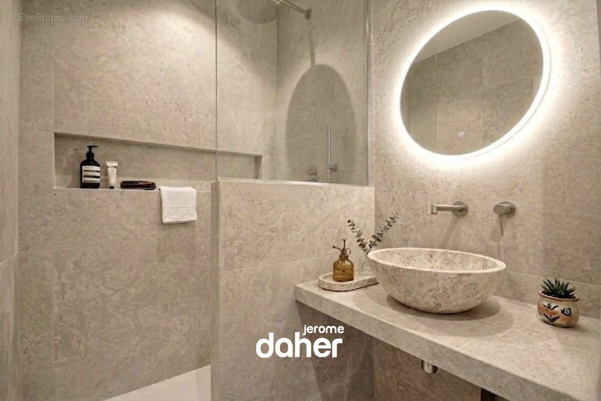 Appartement à MARSEILLE-7E
