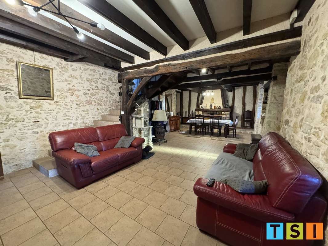 Maison à SAINT-MARCET