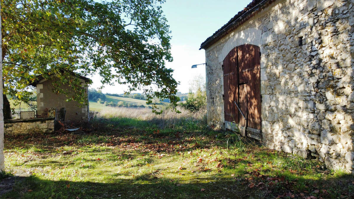 A vendre Valence-sur-Baïse, Gers: Maison en pierre et ancien corps de ferme, nombréuses dépendances, au calme avec vues exceptio - photo 15