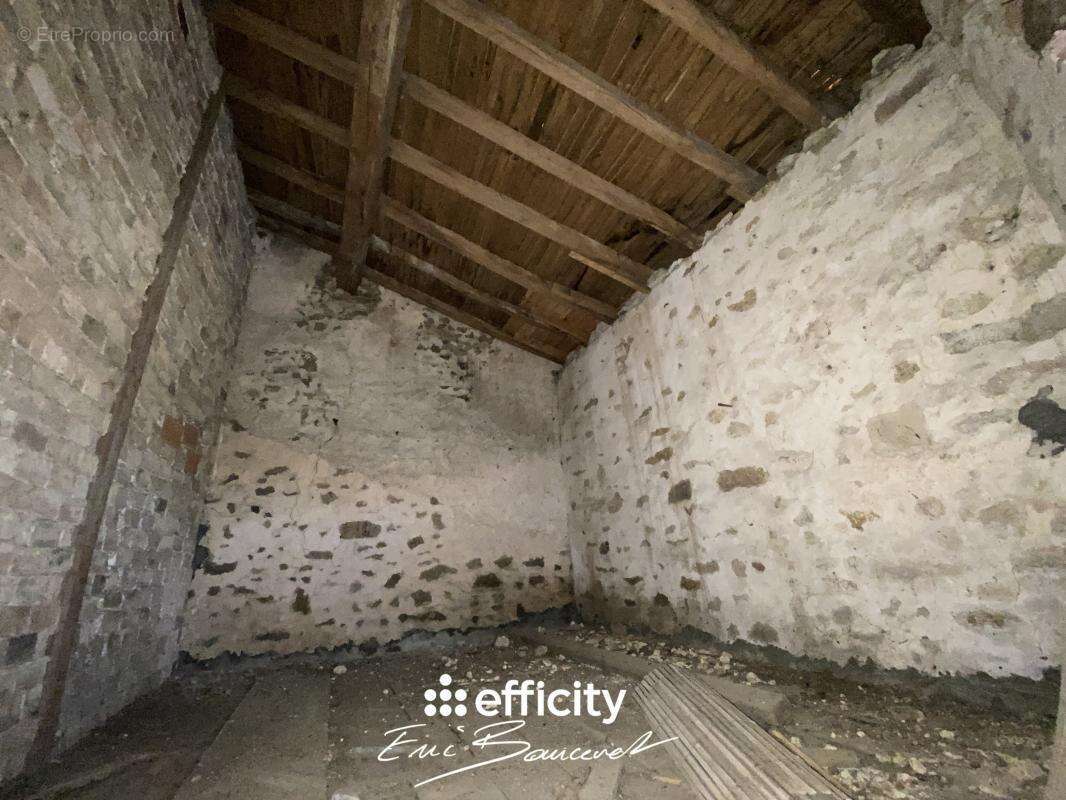 Maison 30 m² à Parthenay  - photo 8