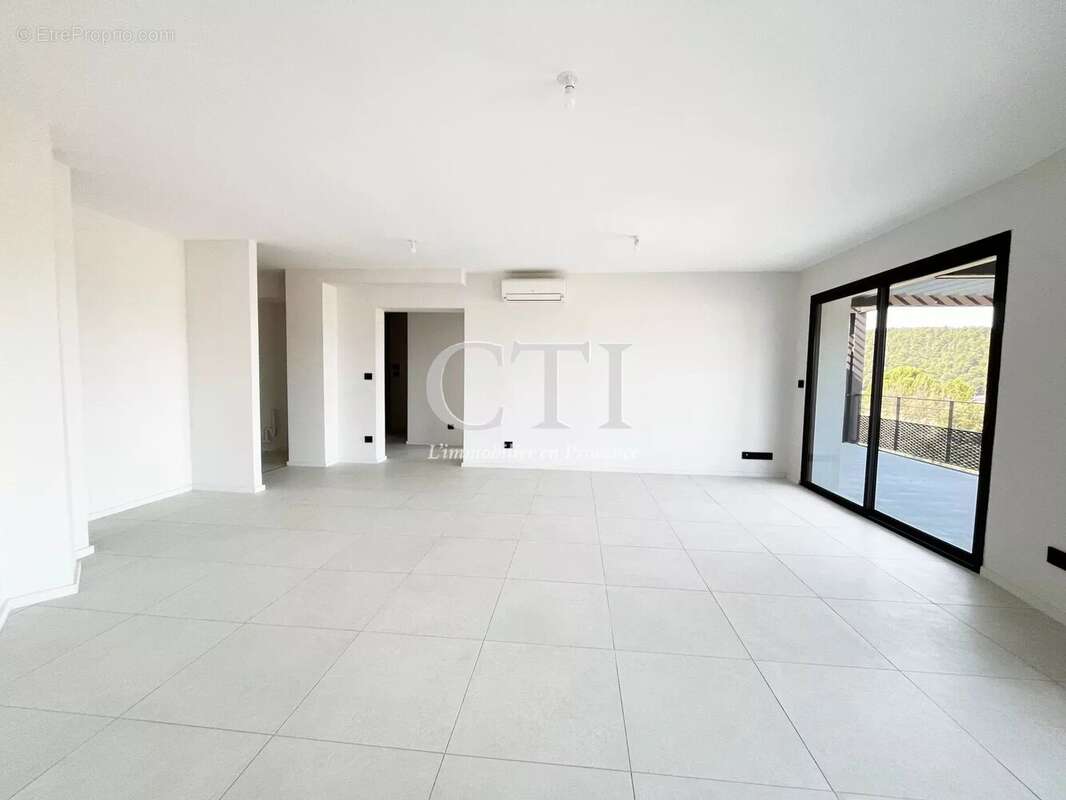 Appartement à VAISON-LA-ROMAINE