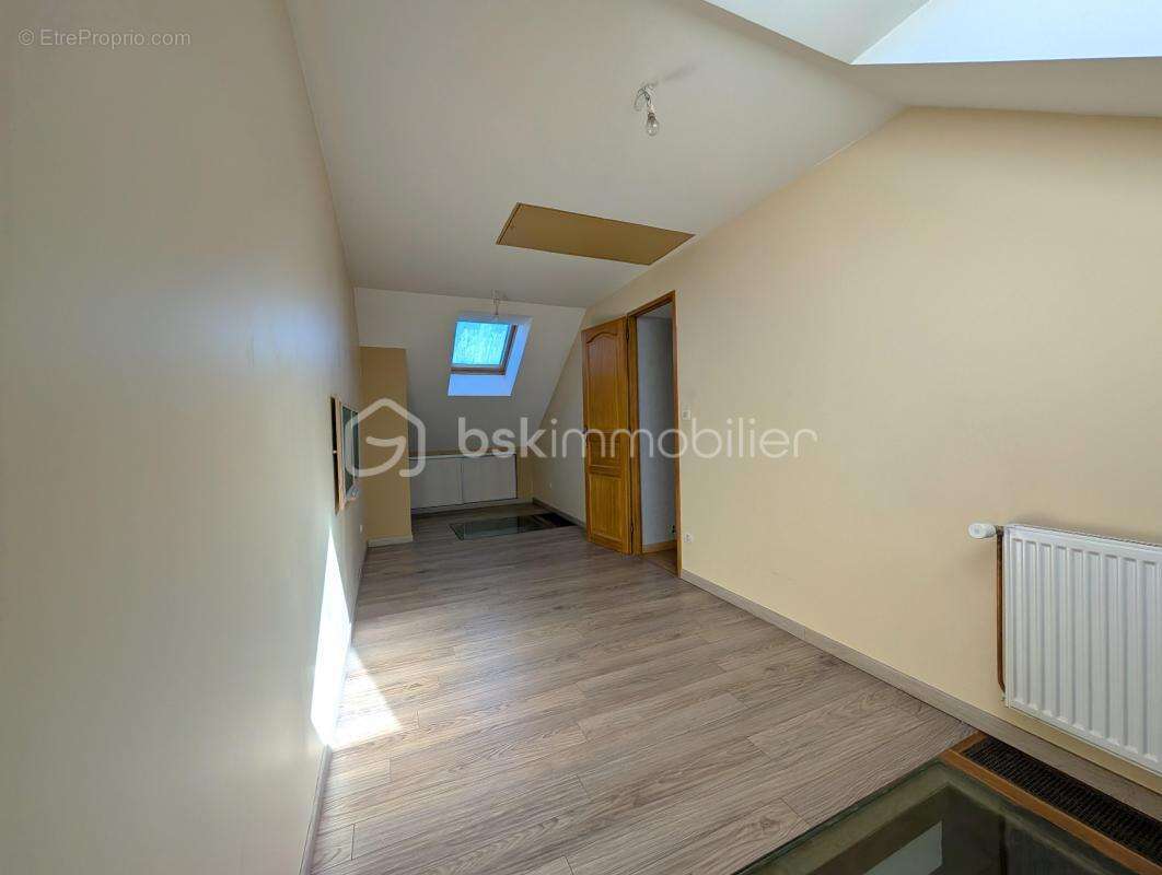 Maison à DUN-SUR-AURON