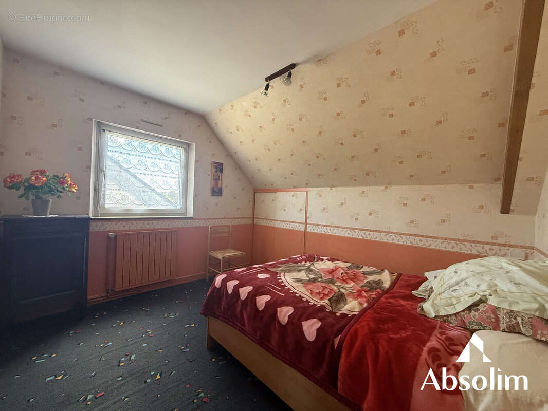 Maison 210 m² à Beaufort-En-Vallee  - photo 8