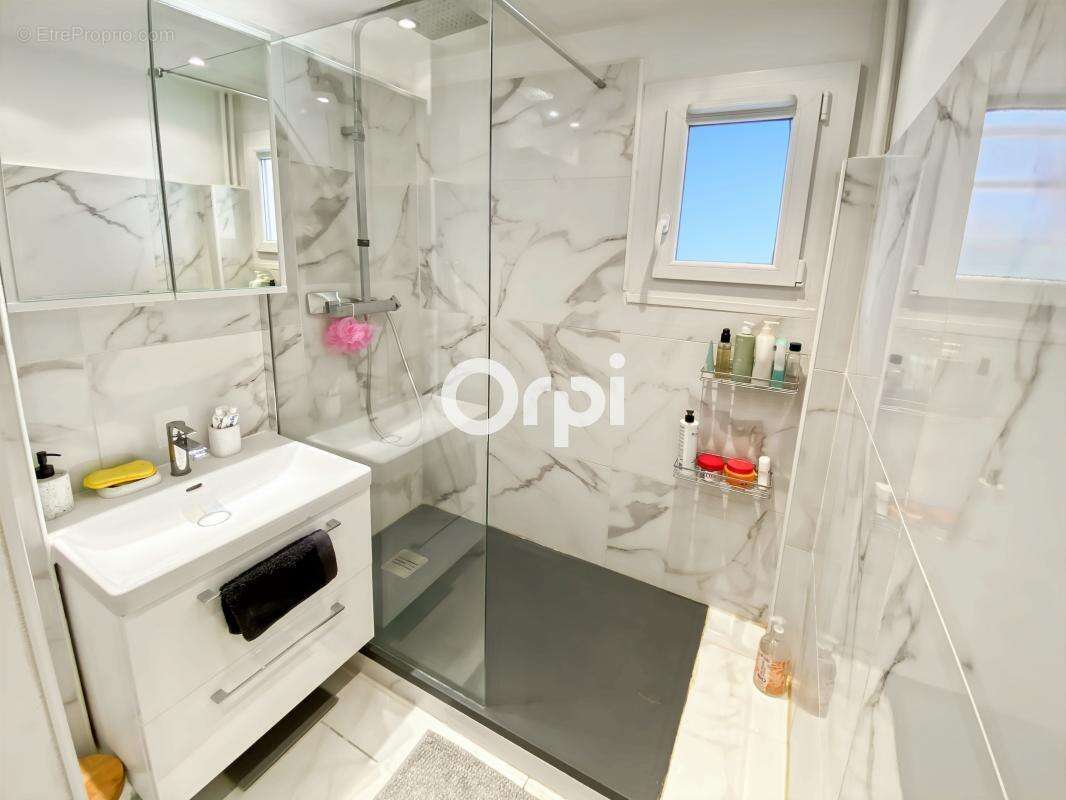 Appartement à MARSEILLE-12E
