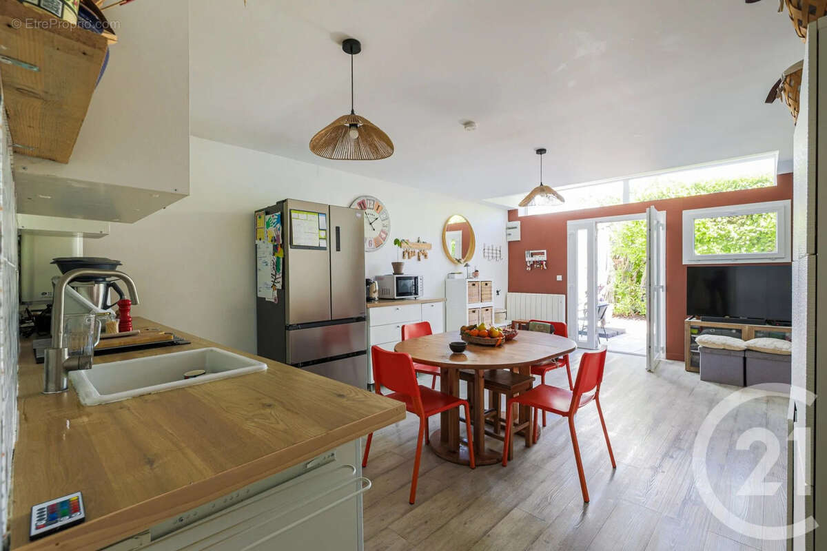 Appartement à FONTAINE