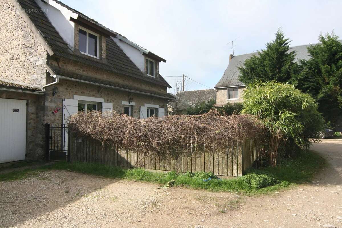 Appartement à BRIIS-SOUS-FORGES