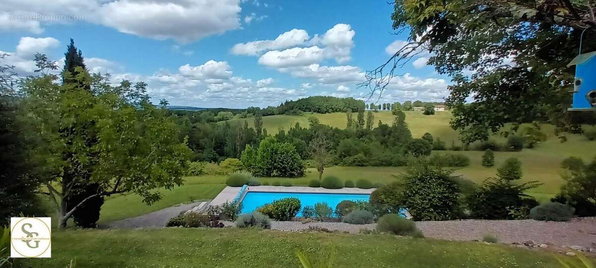   - Maison à CASTELNAU-DE-MONTMIRAL