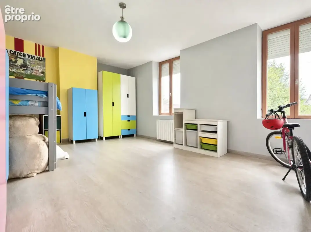 Maison aux beaux volumes avec jardin et stationnement privatif ! - photo 5