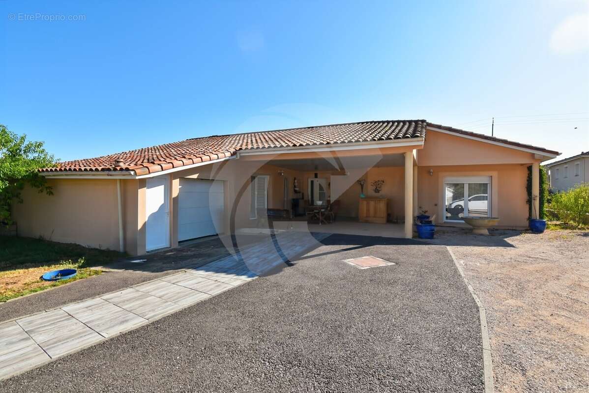 Maison 142 m² à Caussade  - photo 2