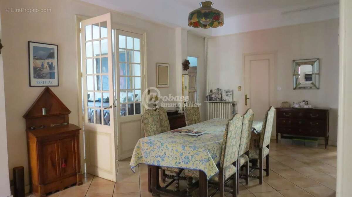 Appartement à MARSEILLE-5E