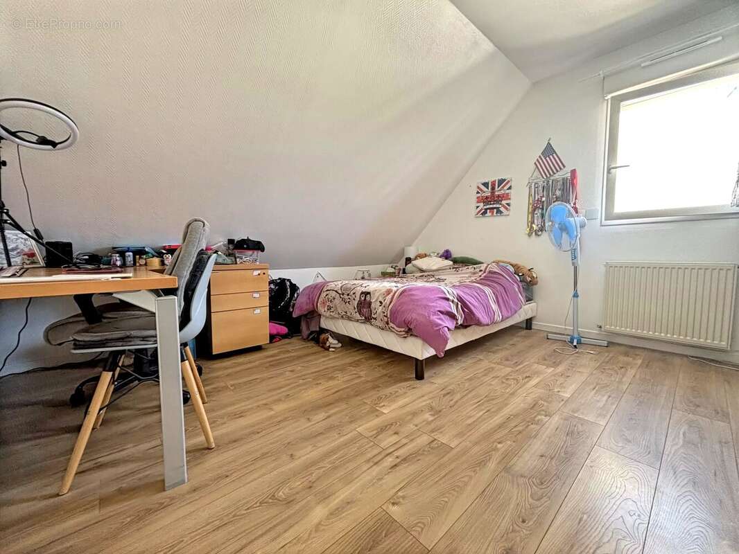 Maison 140 m² à Pont-De-Metz  - photo 9