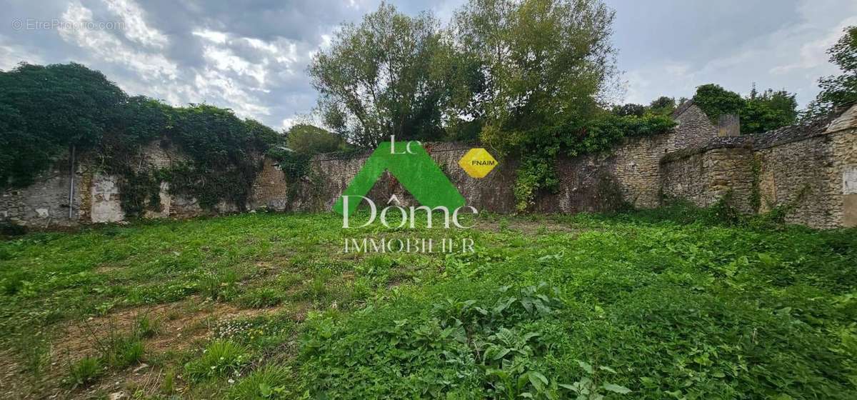 Terrain à VALLANGOUJARD