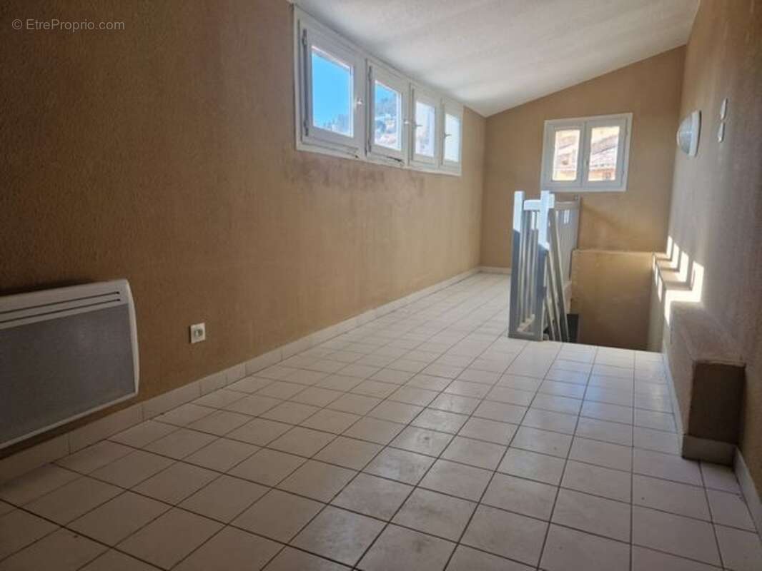Appartement à vendre 3 pièces GRASSE (06) - photo 9