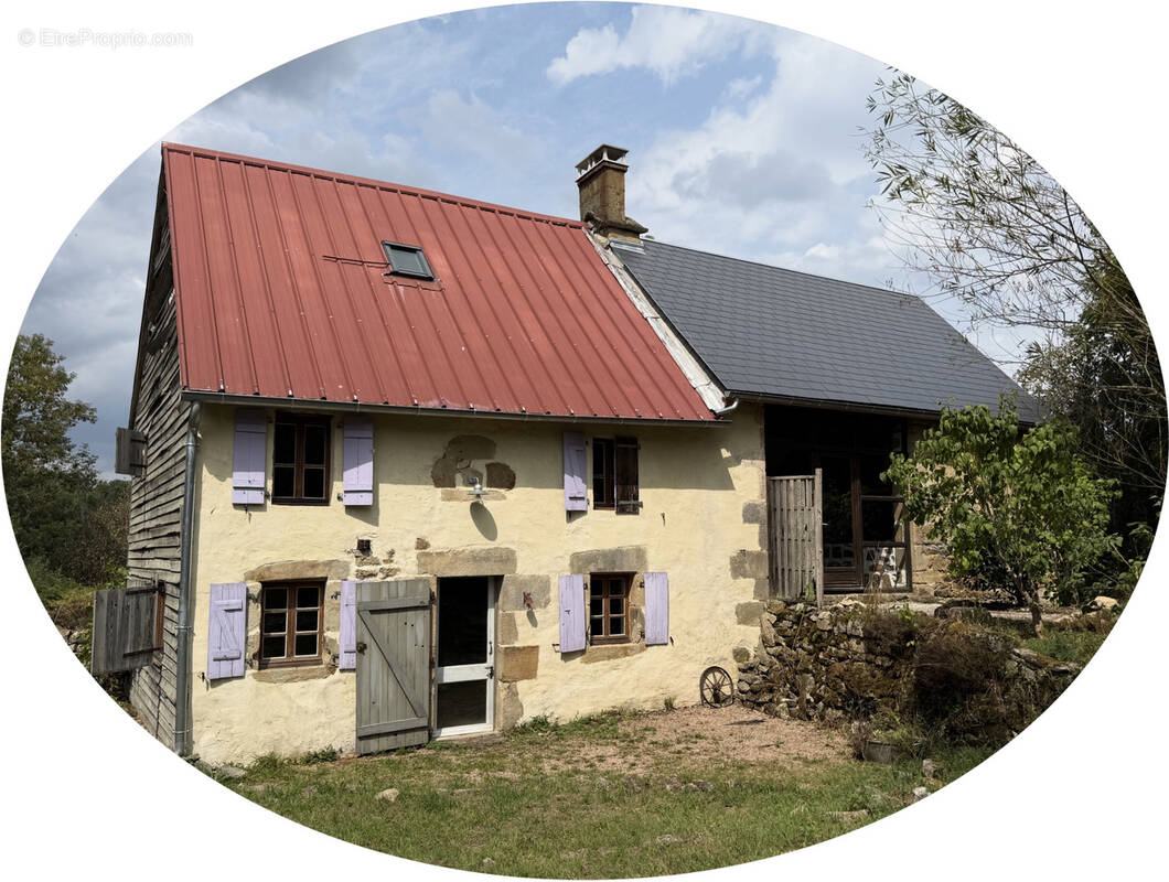 Maison à SAINT-JULIEN-LA-GENESTE