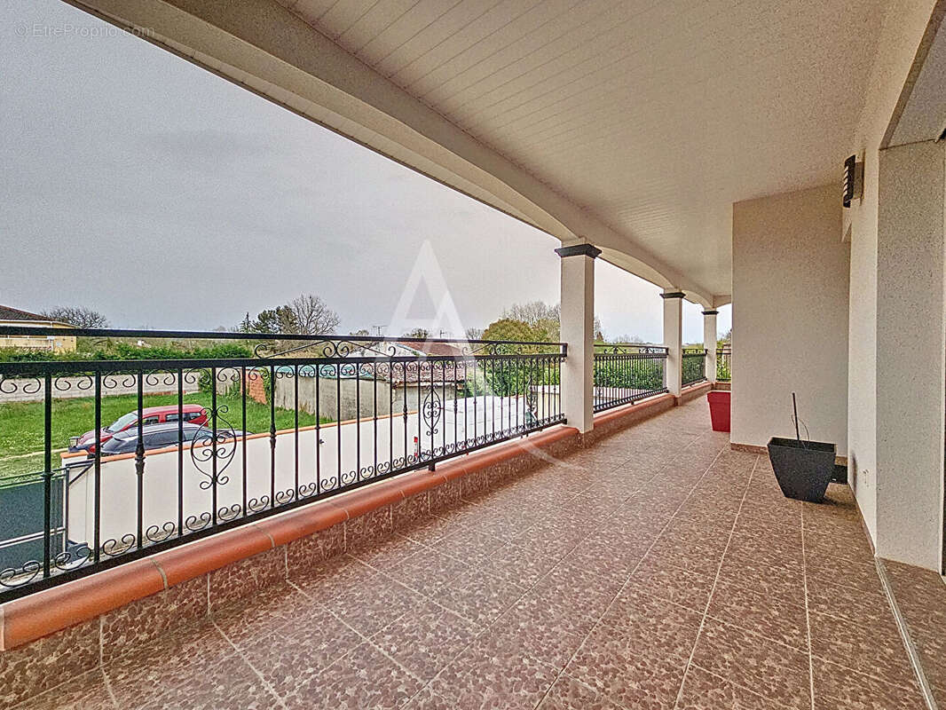 Appartement à ORGUEIL