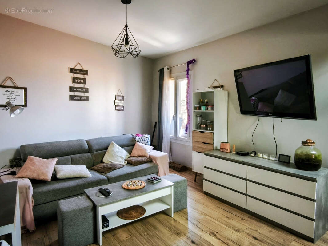 Appartement à SAINT-LAURENT-DE-LA-SALANQUE