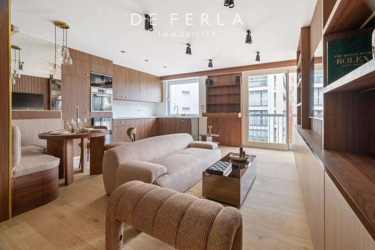 Appartement à PARIS-16E