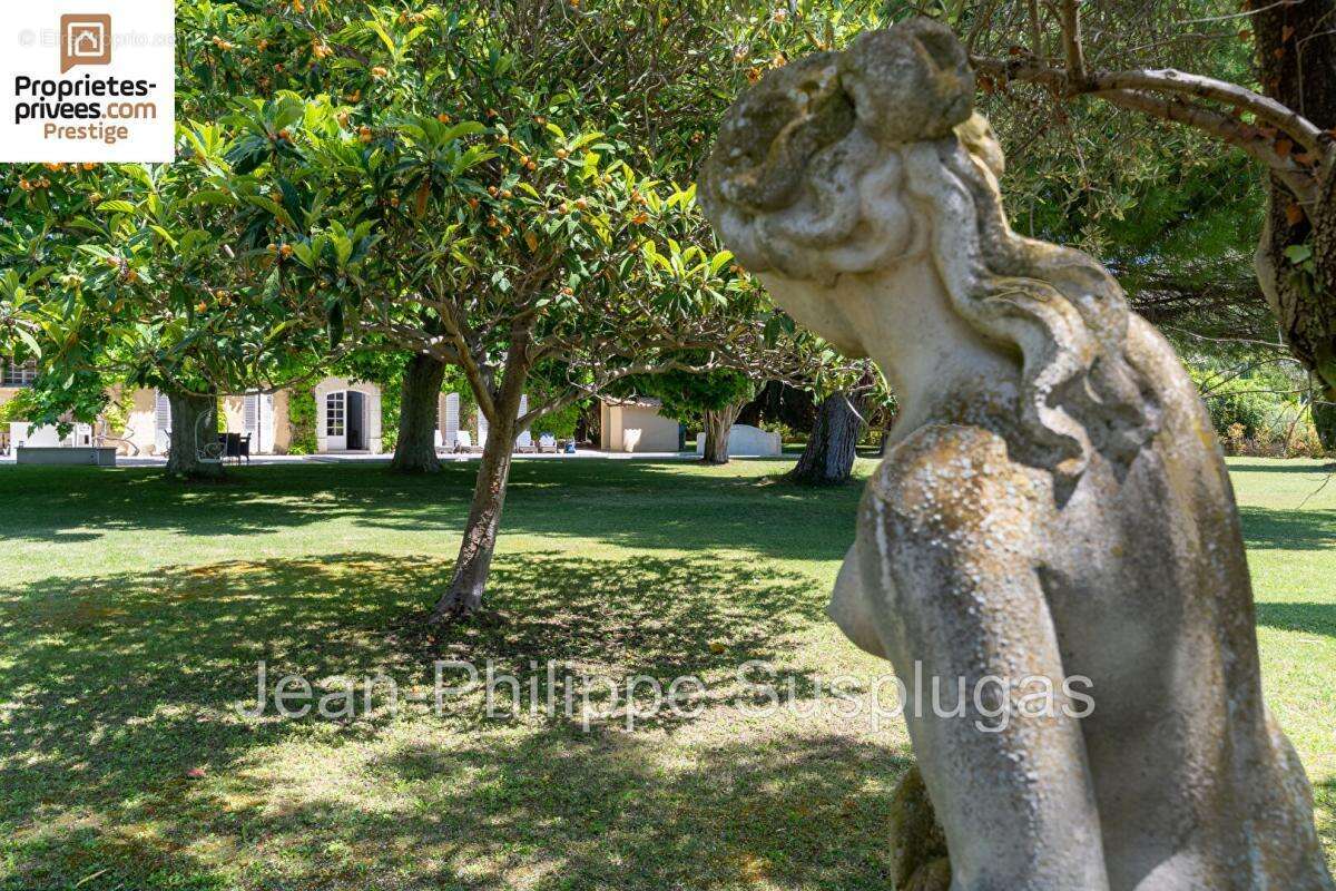Maison à SAINT-CYR-SUR-MER